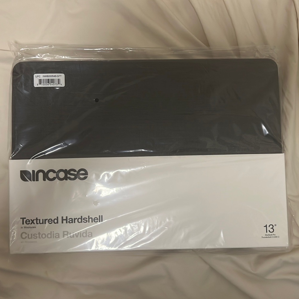 Incase laptop case - Picture 7 of 8